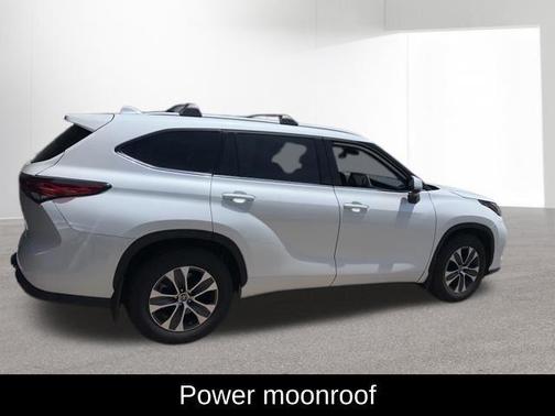 Wind Chill Pearl 2022 Toyota Highlander XLE