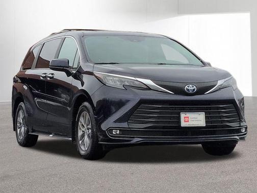2025 Toyota Sienna XLE