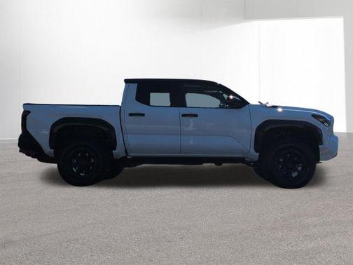 Ice Cap w/Black Roof 2025 Toyota Tacoma Hybrid TRD Pro