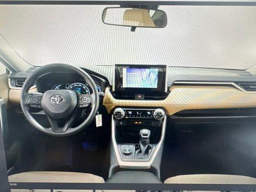 2025 Toyota RAV4 Hybrid LE