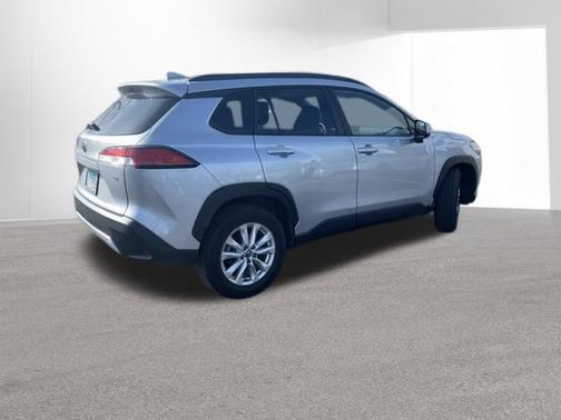 Sonic Silver 2024 Toyota Corolla Cross LE
