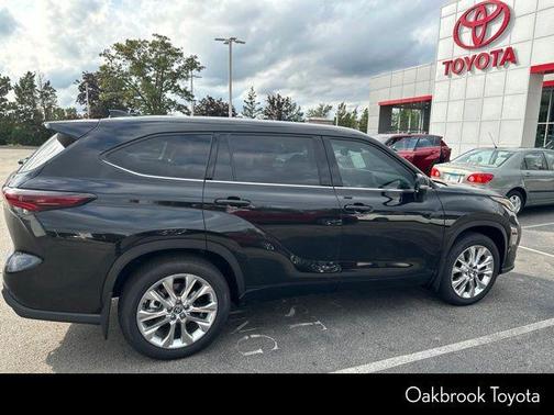 Midnight Black Metallic 2026 Toyota Highlander Limited