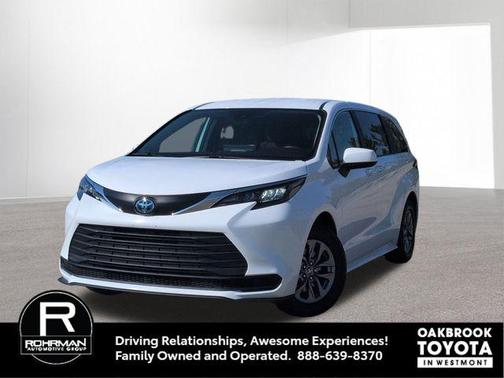 2025 Toyota Sienna LE