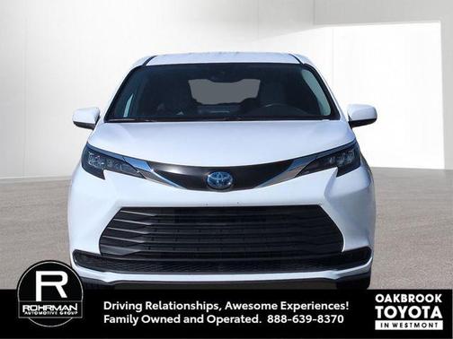 2025 Toyota Sienna LE