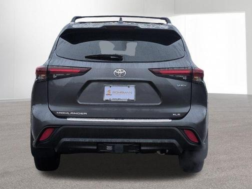 2025 Toyota Highlander Hybrid XLE