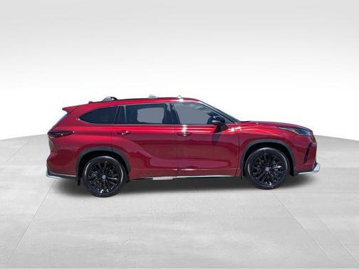 2025 Toyota Highlander XSE