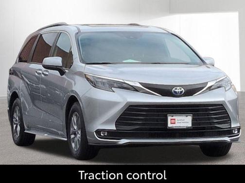 Celestial Silver Metallic 2025 Toyota Sienna XLE