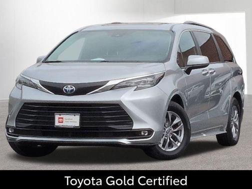 Celestial Silver Metallic 2025 Toyota Sienna XLE