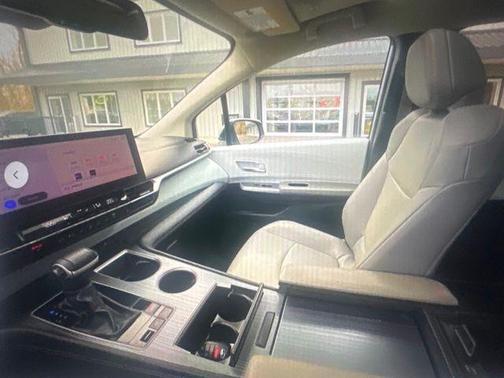 Celestial Silver Metallic 2025 Toyota Sienna XLE