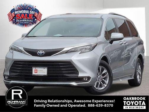 Celestial Silver Metallic 2025 Toyota Sienna XLE