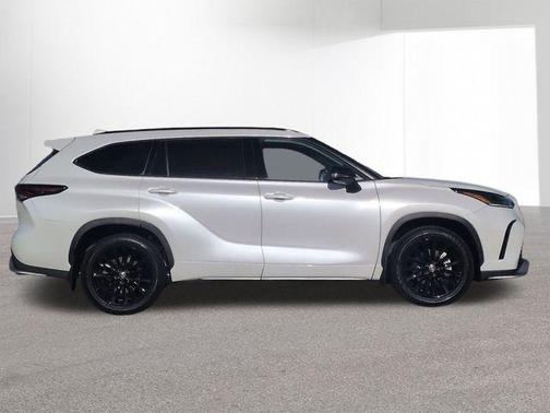 2026 Toyota Highlander XSE