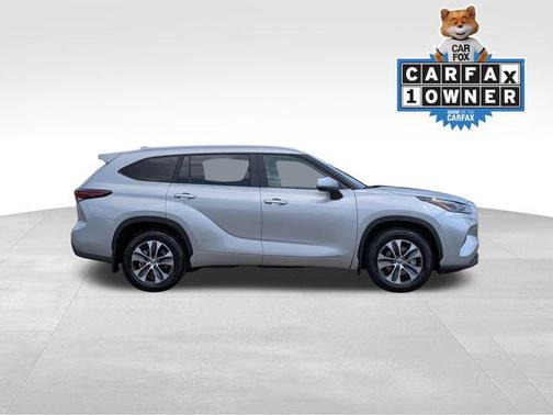 2025 Toyota Highlander Hybrid XLE
