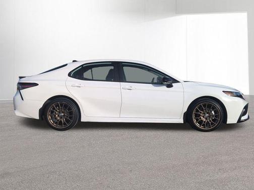 2024 Toyota Camry Hybrid SE