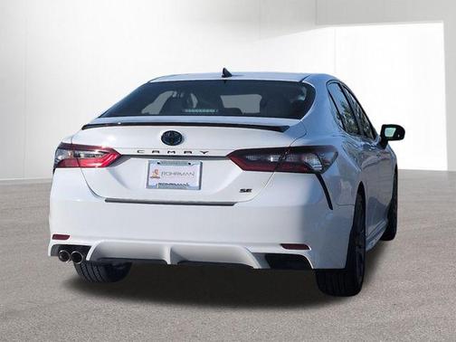 2024 Toyota Camry Hybrid SE