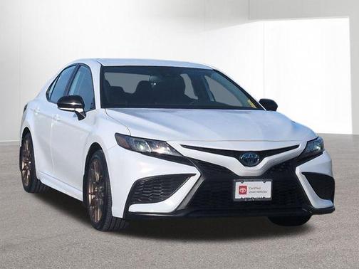 2024 Toyota Camry Hybrid SE