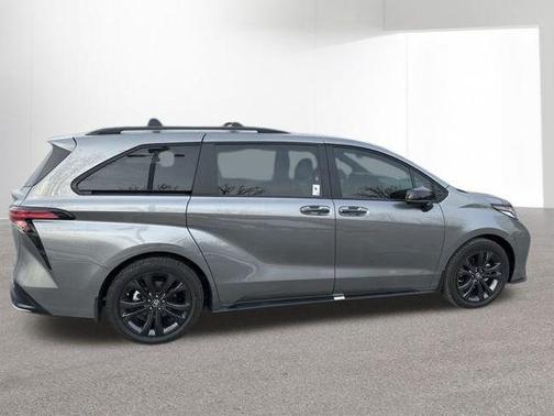 2026 Toyota Sienna XSE 7 Passenger