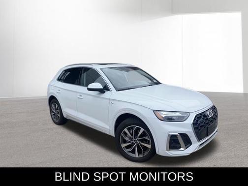 Glacier White Metallic 2024 Audi Q5 45 S line Premium
