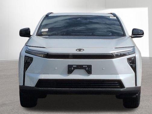 Wind Chill Pearl 2026 Toyota bZ XLE