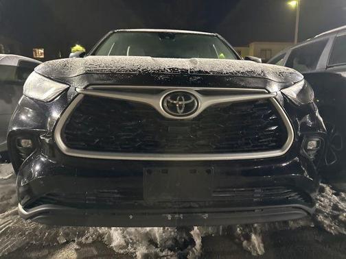 2022 Toyota Highlander LE