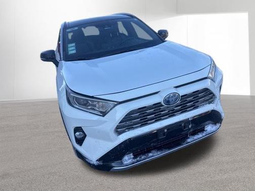2020 Toyota RAV4 Hybrid SE