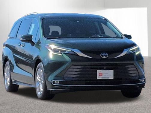 2022 Toyota Sienna Platinum
