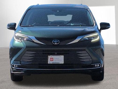 2022 Toyota Sienna Platinum