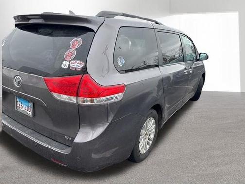 2014 Toyota Sienna XLE