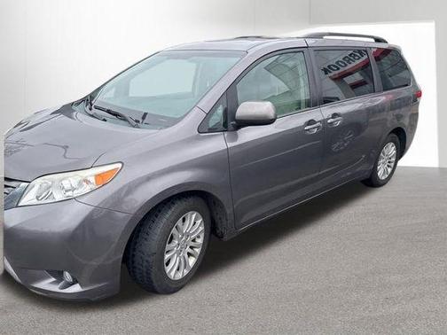 2014 Toyota Sienna XLE