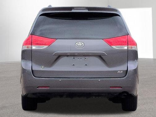 2014 Toyota Sienna XLE