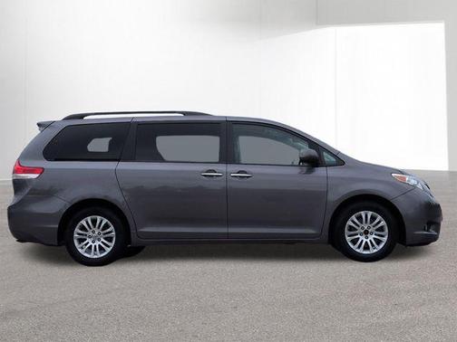 2014 Toyota Sienna XLE