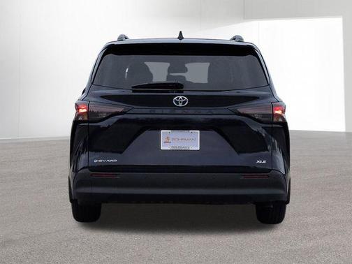 2025 Toyota Sienna XLE 7 Passenger