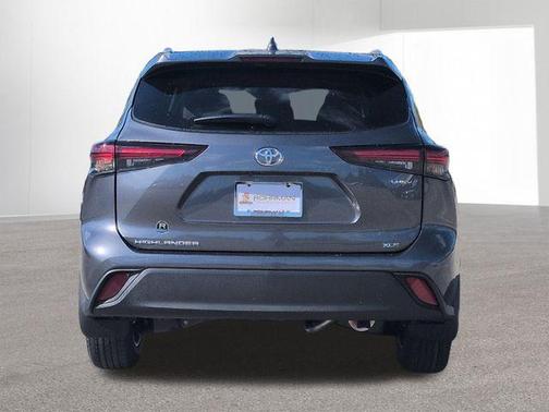 2025 Toyota Highlander Hybrid XLE