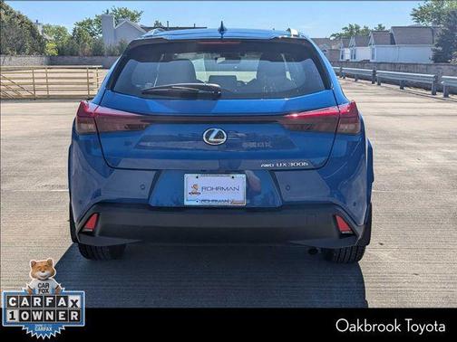 2025 Lexus UX 300h Premium