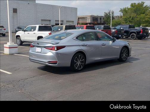 2025 Lexus ES 300h Base