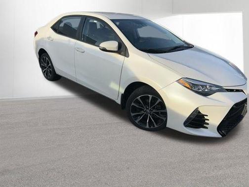 Blizzard Pearl 2017 Toyota Corolla SE