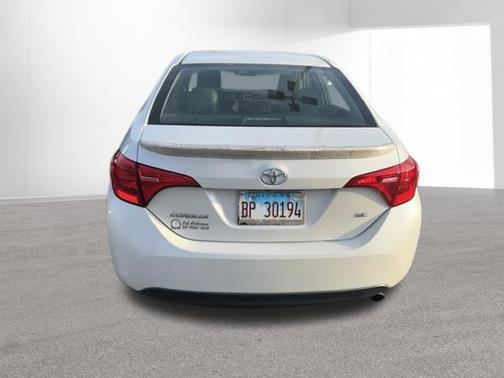 Blizzard Pearl 2017 Toyota Corolla SE