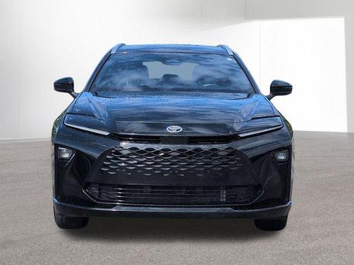 2025 Toyota Crown Signia XLE