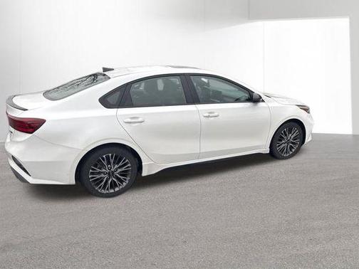 Snow White Pearl 2022 Kia Forte GT-Line