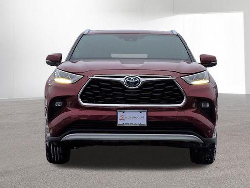 2023 Toyota Highlander Hybrid Platinum