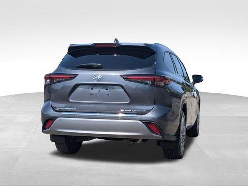 2024 Toyota Highlander Platinum