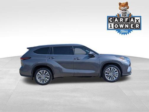 2024 Toyota Highlander Platinum