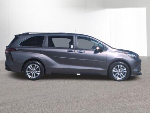 2024 Toyota Sienna Limited 7-Passenger