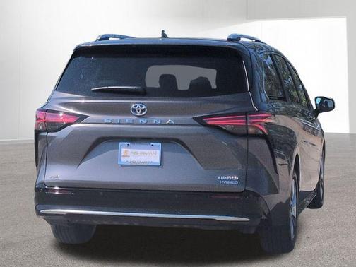 2024 Toyota Sienna Limited 7-Passenger