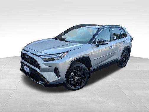 2025 Toyota RAV4 Hybrid SE