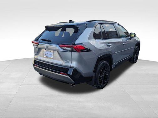 2025 Toyota RAV4 Hybrid SE