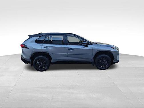 2025 Toyota RAV4 Hybrid SE