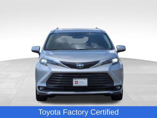 2025 Toyota Sienna XLE 8 Passenger