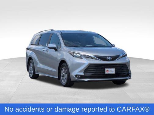 2025 Toyota Sienna XLE 8 Passenger