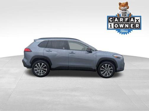 2025 Toyota Corolla Cross XLE