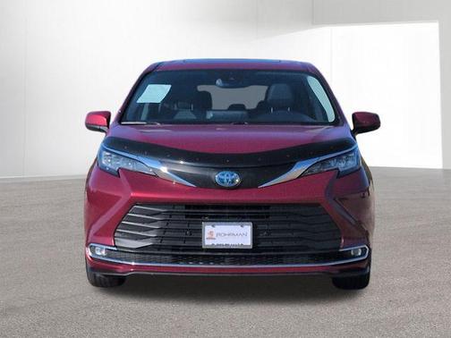 2022 Toyota Sienna XLE 7 Passenger